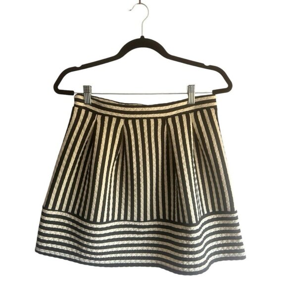 Xhilaration Women's Black White Stripe Quilted Pleated Skirt Medium - Picture 1 of 8
